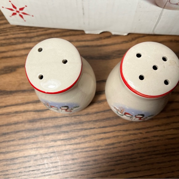 -5 Piece "WINTER WISHES"  Boxed Table Set ~ Napkin, S&P, Creamer, Sugar - Picture 12 of 14